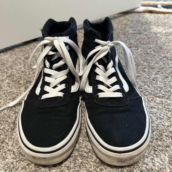 Vans - Picture 2 of 4